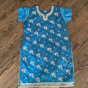 Brand new. XL. Size 40. Indian dress.